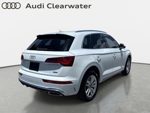 Used 2023 Audi Q5 2.0T Premium w/ Convenience Package AWD/4WD image 4