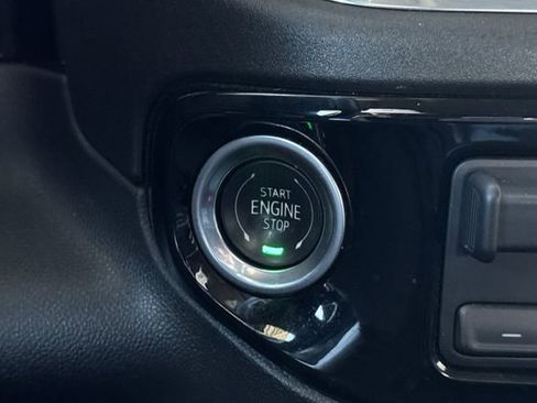 Used 2025 Chevrolet Silverado 1500 LT image 25