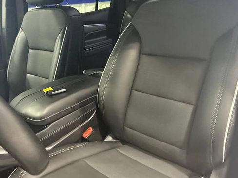 Used 2026 Buick Enclave Preferred AWD/4WD image 16