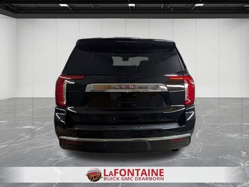 Used 2023 GMC Yukon SLT w/ SLT Premium Package AWD/4WD image 4