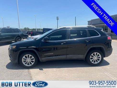 Used 2019 Jeep Cherokee Latitude w/ Popular Appearance Group FWD image 3