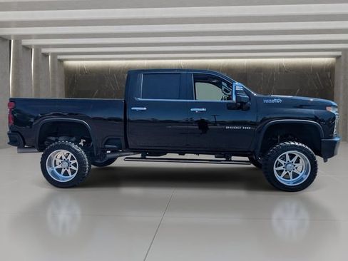 Used 2023 Chevrolet Silverado 2500 High Country w/ Z71 Off-Road Package AWD/4WD image 7