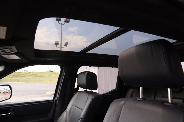 Used 2023 Toyota Tundra Platinum w/ Advanced Package AWD/4WD image 8