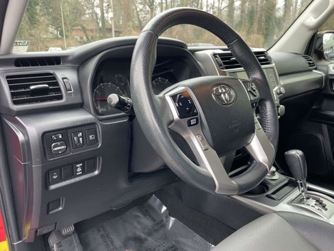Used 2020 Toyota 4Runner SR5 Premium image 14