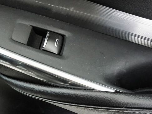 Used 2025 Cadillac XT4 Premium Luxury FWD image 46