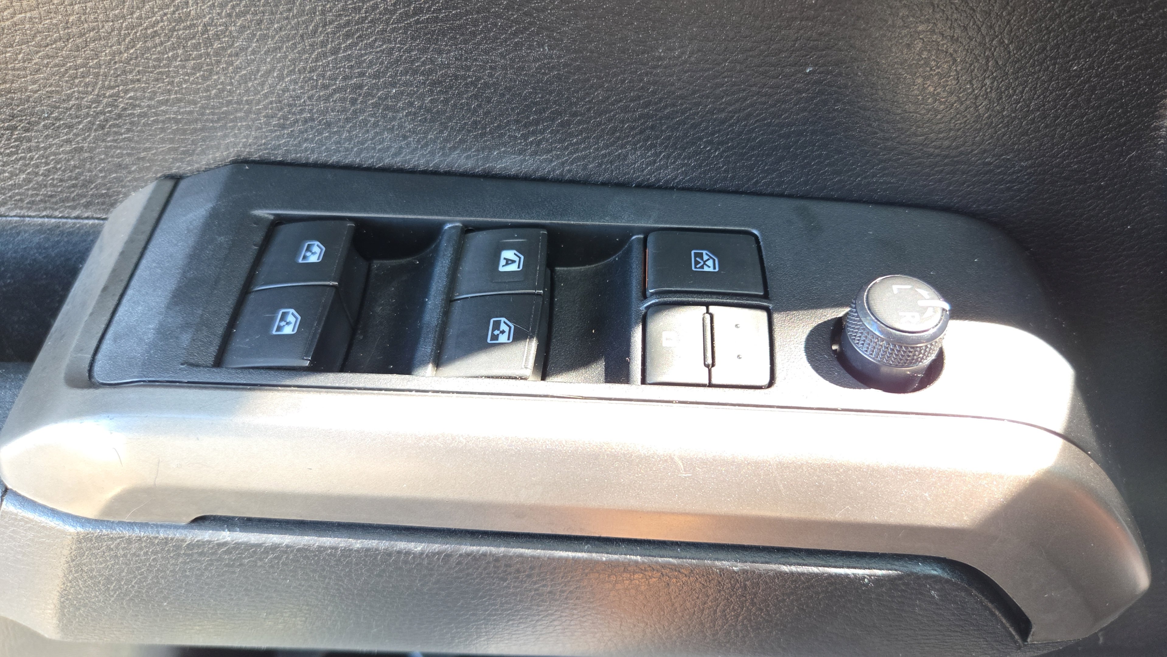 Used 2022 Toyota Tacoma SR5 w/ Technology Package RWD image 31