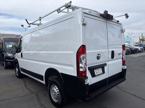 Used 2024 RAM ProMaster 2500 FWD image 3
