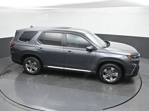 Used 2025 Honda Pilot EX-L image 31