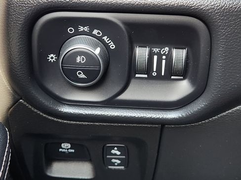 Used 2022 RAM 1500 Laramie AWD/4WD image 26