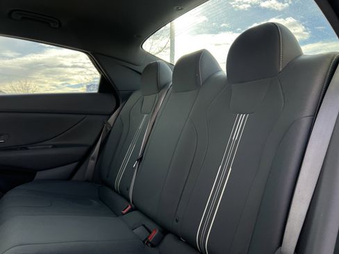 Used 2023 Hyundai Elantra SEL image 23