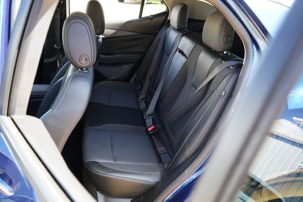 Used 2022 Buick Encore GX Select FWD image 9