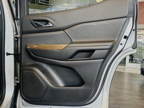 Used 2019 GMC Acadia SLE FWD image 40