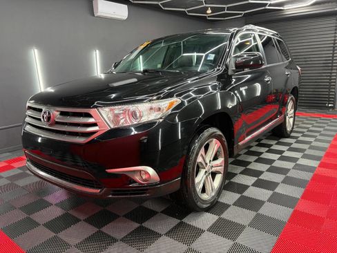 Used 2013 Toyota Highlander Limited image 1