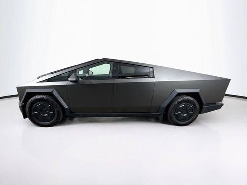 Used 2024 Tesla Cybertruck AWD Crew Cab image 2