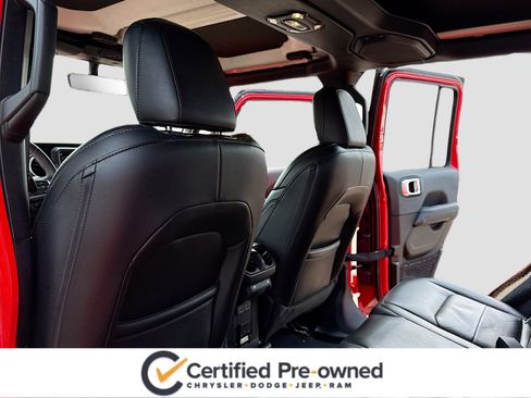 Used 2023 Jeep Wrangler Unlimited Sahara AWD/4WD image 6