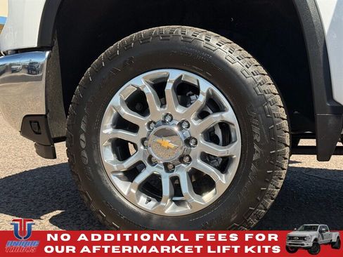 Used 2025 Chevrolet Silverado 3500 LTZ AWD/4WD image 12