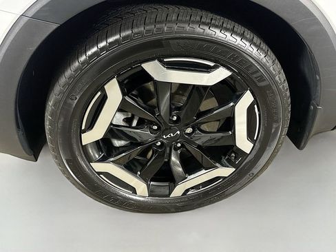Certified 2023 Kia Telluride EX w/ EX Captain's Chair Package AWD/4WD image 17