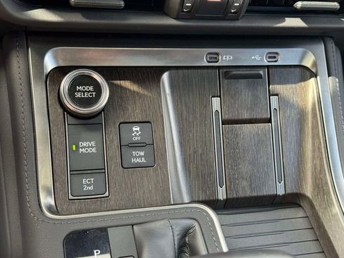 Certified 2025 Lexus GX 550 w/ Accessory Package (2T) AWD/4WD image 36