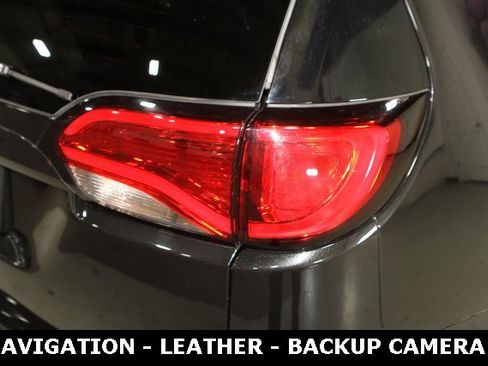 Used 2020 Chrysler Pacifica Touring-L Plus w/ Tire & Wheel Group image 32