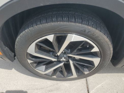 Used 2024 Mitsubishi Outlander SE image 10