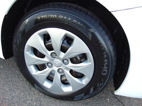 Used 2017 Hyundai Accent SE image 58