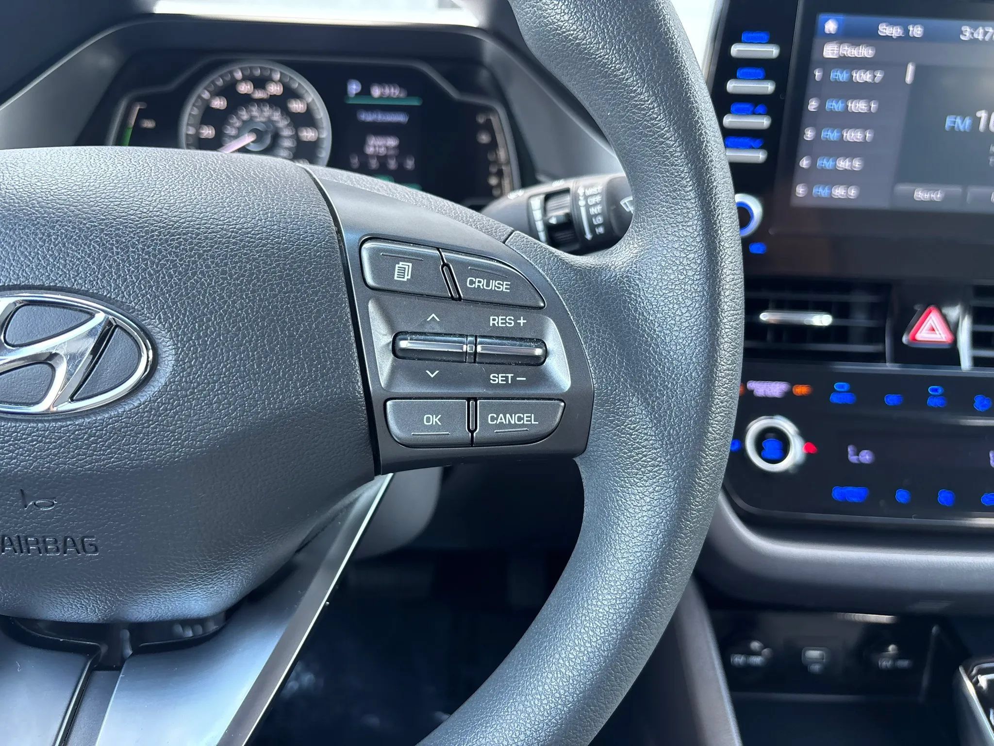 Used 2020 Hyundai Ioniq Blue FWD image 21