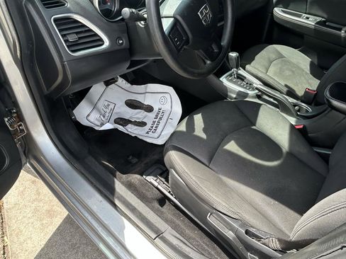 Used 2013 Dodge Avenger SE FWD image 9