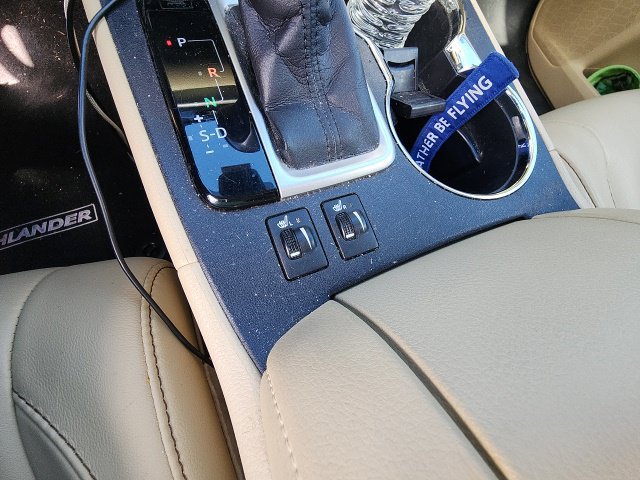 Used 2017 Toyota Highlander XLE w/ Carpet Mat Package FWD image 31