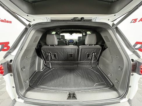 Used 2023 Chevrolet Traverse RS w/ LPO, Floor Liner Package image 51