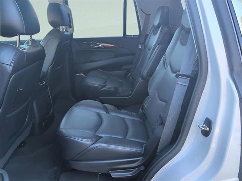 Used 2020 Cadillac Escalade Luxury image 12