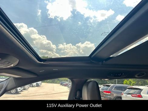 Used 2021 Chrysler Pacifica Limited w/ Uconnect Theater Family Group AWD/4WD image 23