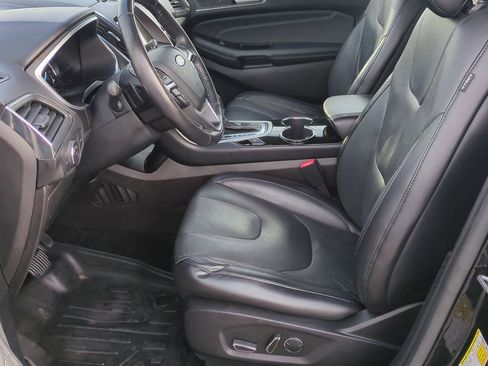 Used 2018 Ford Edge Titanium image 16