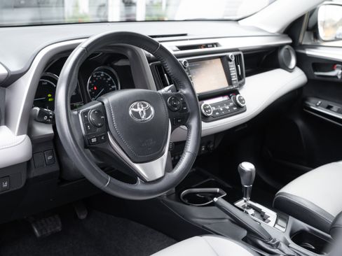 Used 2017 Toyota RAV4 Limited image 10