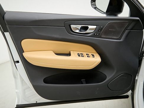 Certified 2025 Volvo XC60 T8 Ultra w/ Protection Package Premier image 11