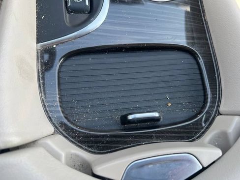 Used 2019 Buick Envision Essence FWD image 39