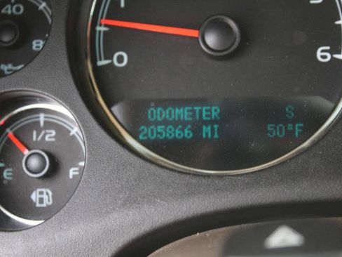 Used 2011 Chevrolet Tahoe LTZ image 9