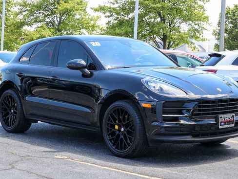 Used 2020 Porsche Macan w/ Premium Package Plus AWD/4WD image 28