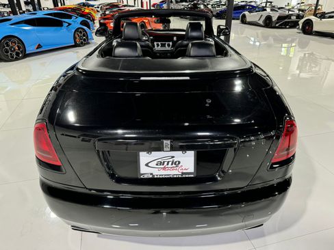 Used 2017 Rolls-Royce Dawn image 5