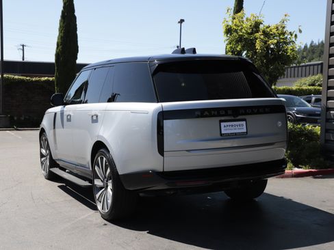 Certified 2025 Land Rover Range Rover SV AWD/4WD image 6