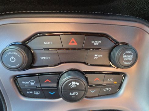 Used 2023 Dodge Challenger SXT w/ Blacktop Package image 25