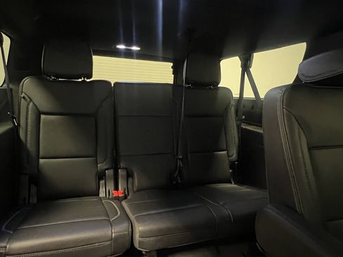 Used 2024 GMC Yukon XL Denali image 17