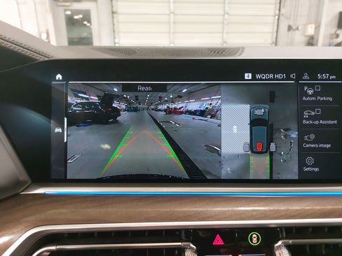 Used 2022 BMW X5 xDrive40i w/ Parking Assistance Package image 26