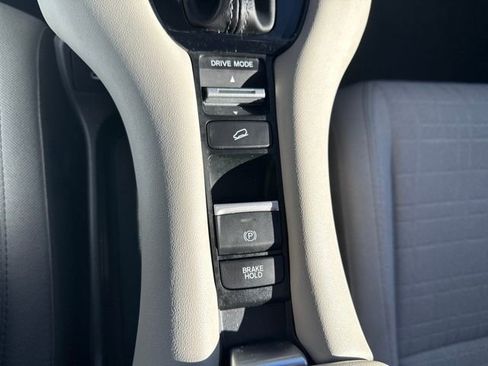 Certified 2024 Honda HR-V LX image 27