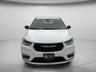 Used 2025 Chrysler Pacifica Select FWD video 2
