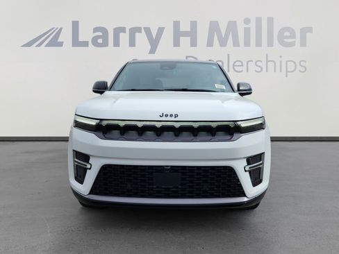 New 2026 Jeep Grand Wagoneer Summit image 8