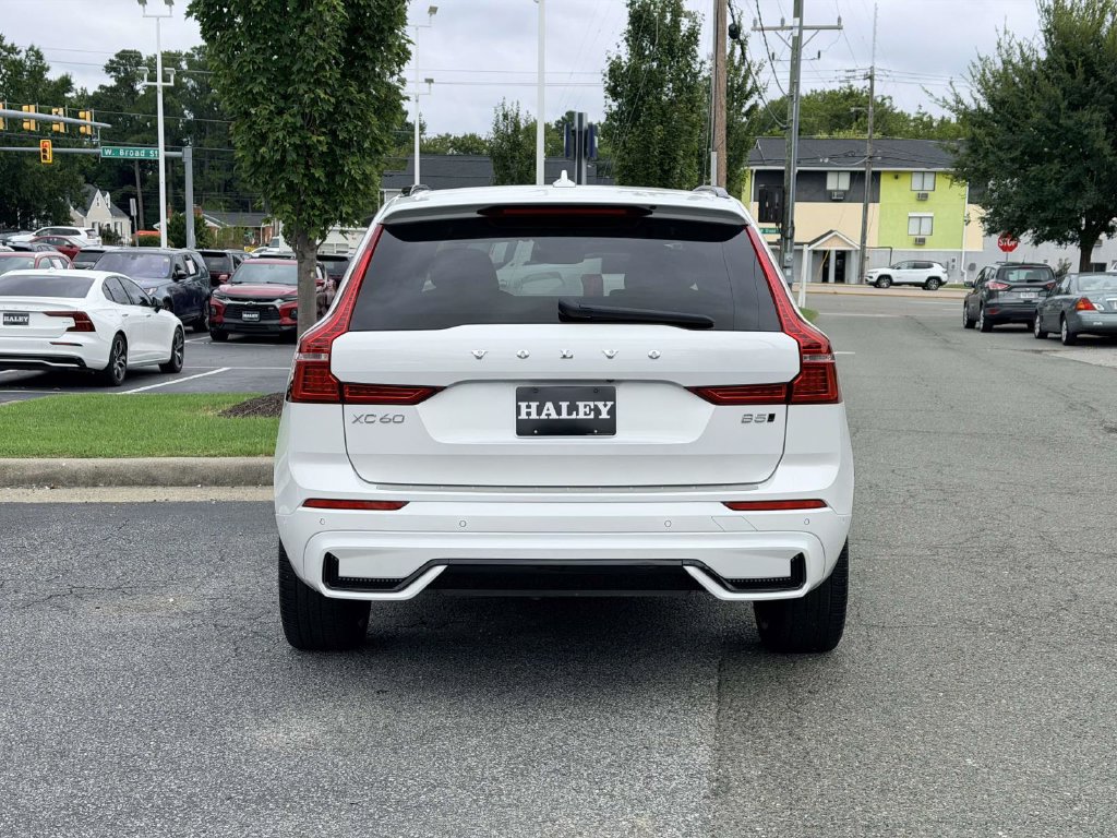 Used 2024 Volvo XC60 B5 Ultimate w/ Protection Package Premier AWD/4WD image 23