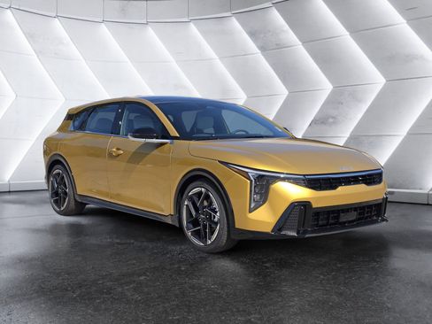 New 2026 Kia K4 GT-Line FWD image 2