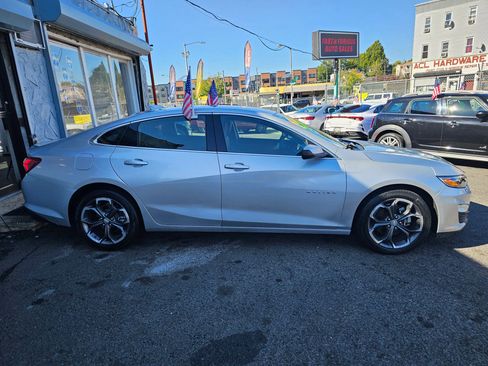 Used 2022 Chevrolet Malibu LT image 3
