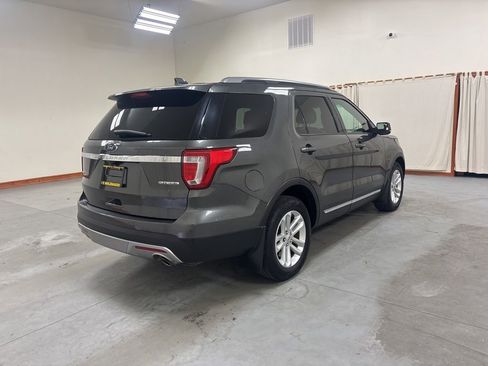 Used 2016 Ford Explorer XLT w/ Equipment Group 202A FWD image 8
