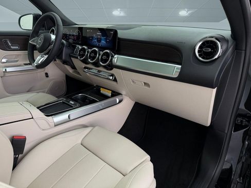 New 2026 Mercedes-Benz GLB 250 image 21